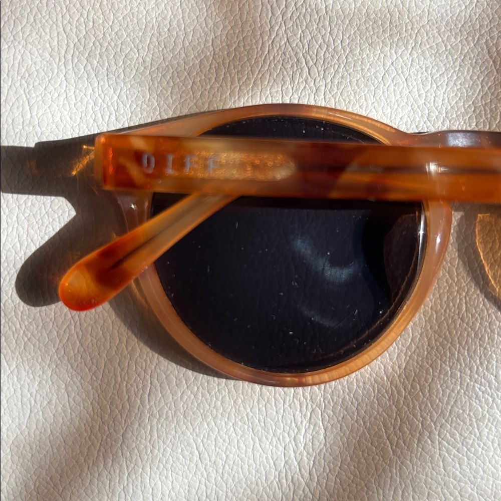 Diff Eyewear Cody Sunglasses - unisex Solstice Tortoise Grey - Picture 4 of 6